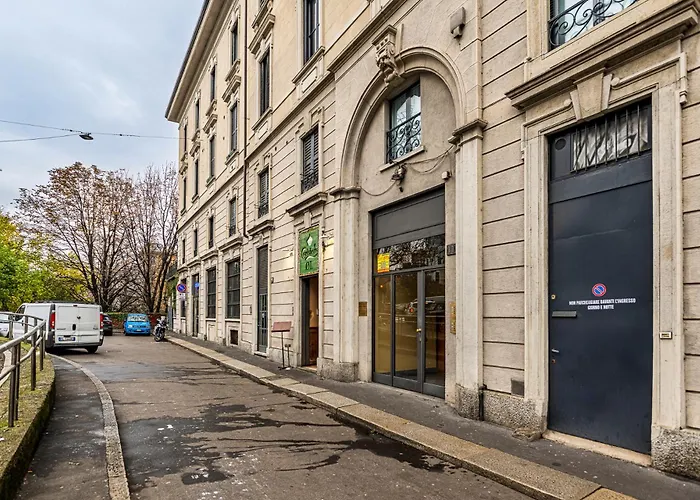One Bedroom Apartment In Brera